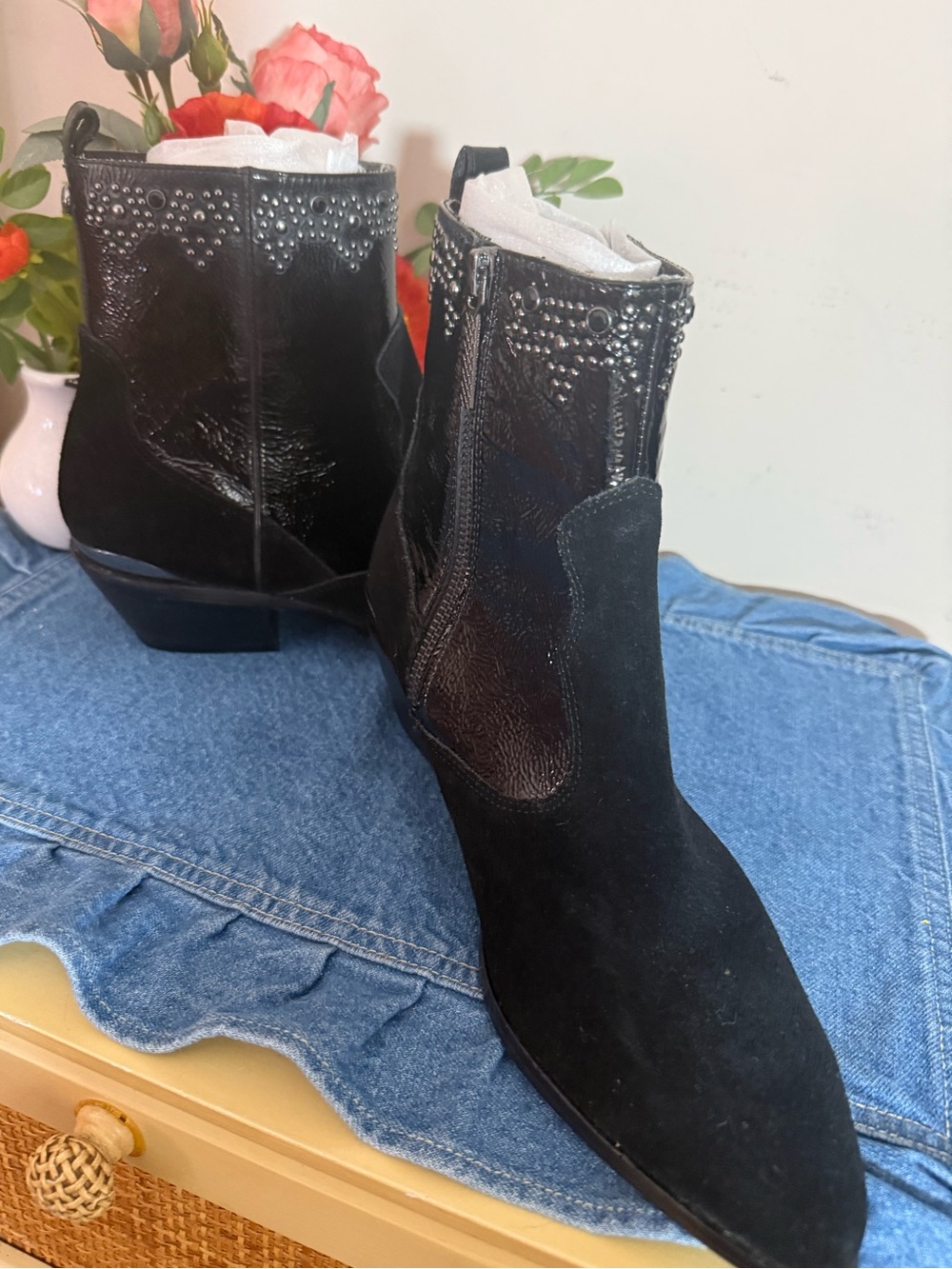 Donald J. Pliner RARE Studded Patent Leather/Suede Ankle Boots Western Detailing